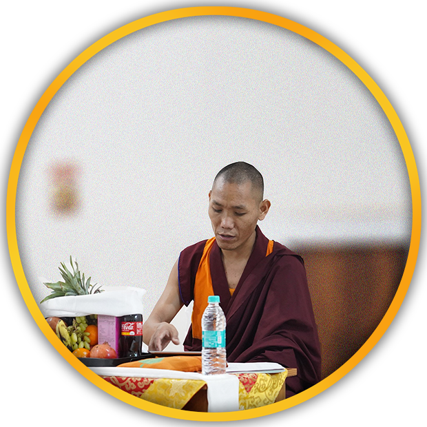 སློབ་དཔོན་ཚེ་དབང་ནོར་བུ་གུ་རུང་།