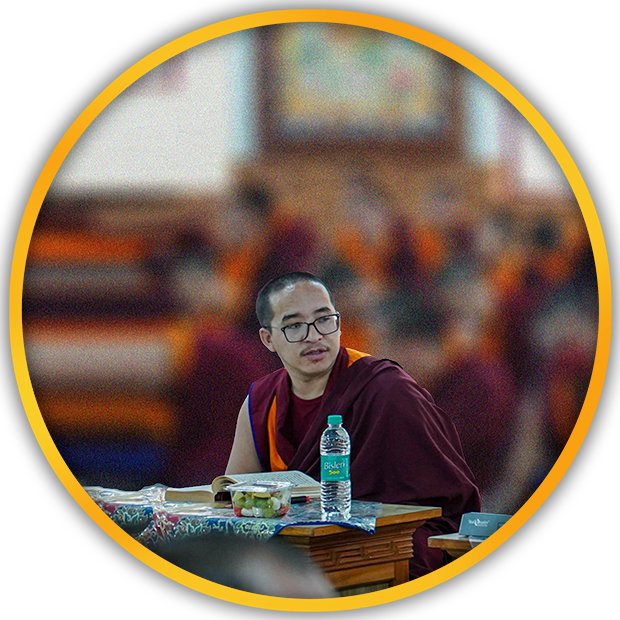 སློབ་དཔོན་ཕུར་པ་གུ་རུང་།